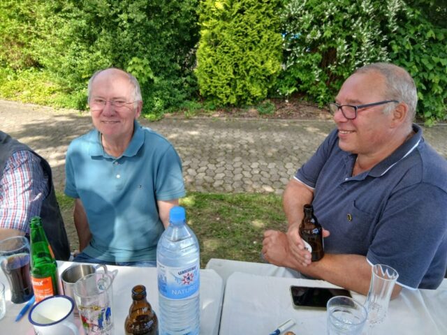 Freunde treffen und gute Gespräche führen