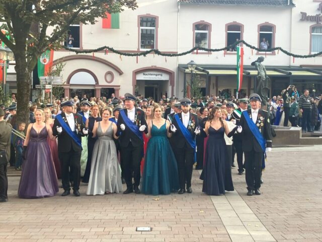 Königspolonaise auf dem Marktplatz